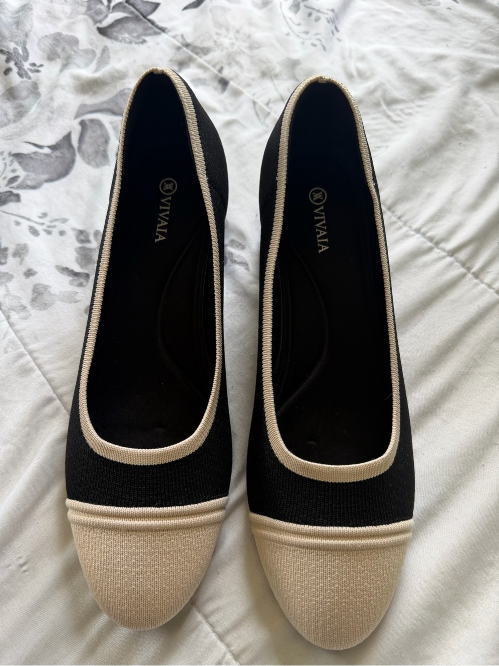 Vivaia Julie Pro Round -Toe Chunky
Heels size 40 US size 9